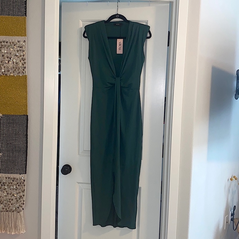 Emerald green Deep V-Neck Sleeveless Midi Dress NWT